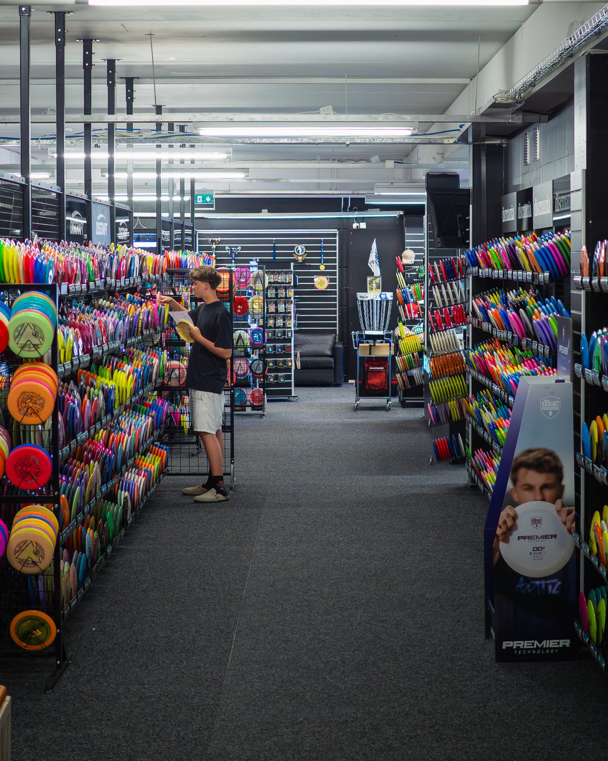 Over 300 m² disc golf store